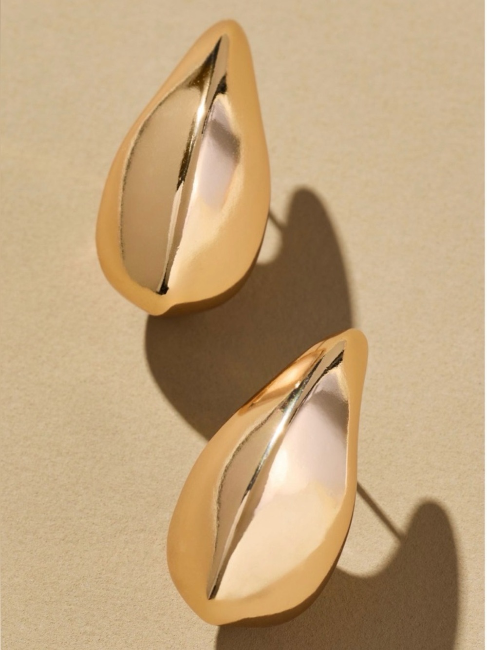 NWT Anthropologie Curved Teardrop Earrings Color Gold + Jewelry Pouch